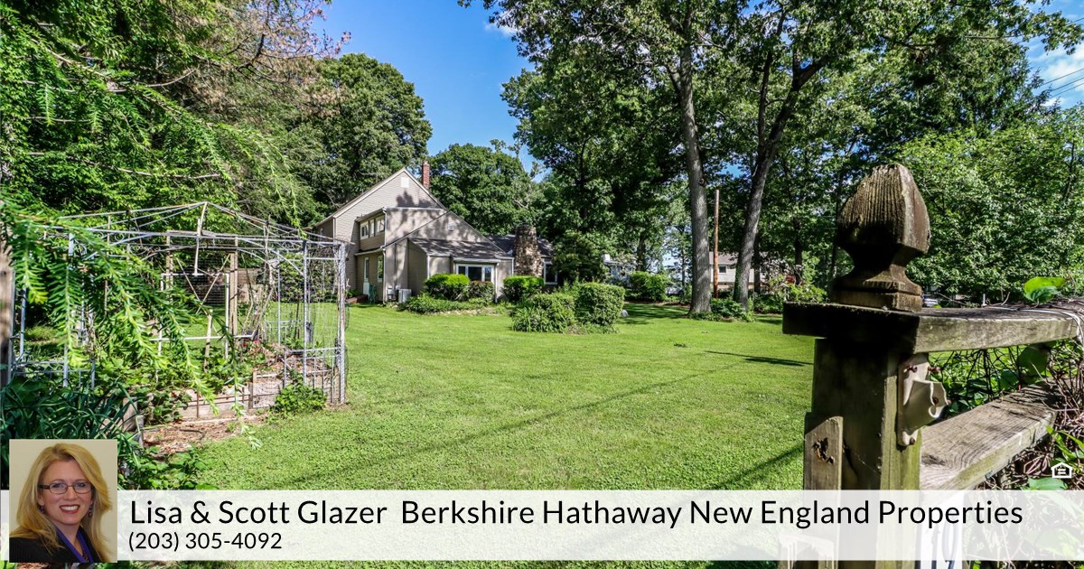 19 High Acres Rd, Ansonia, CT 06401