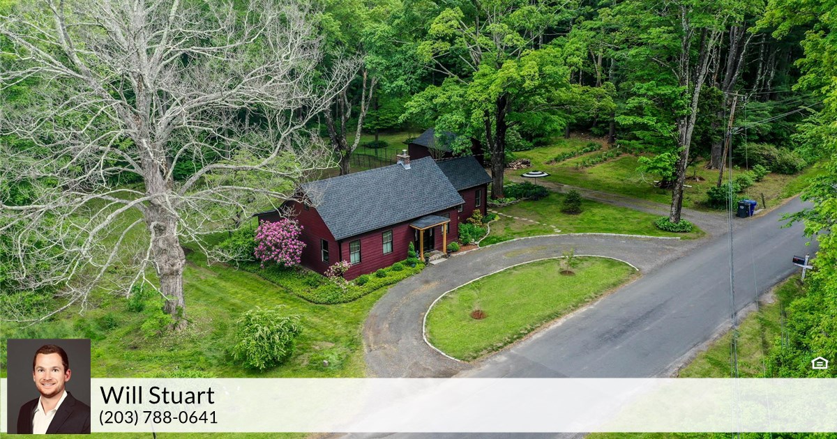 4 Skyline Ridge Rd, Bridgewater, CT 06752